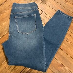 Women’s skinny jeans